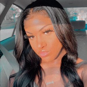 Meet your Posher, Michaela